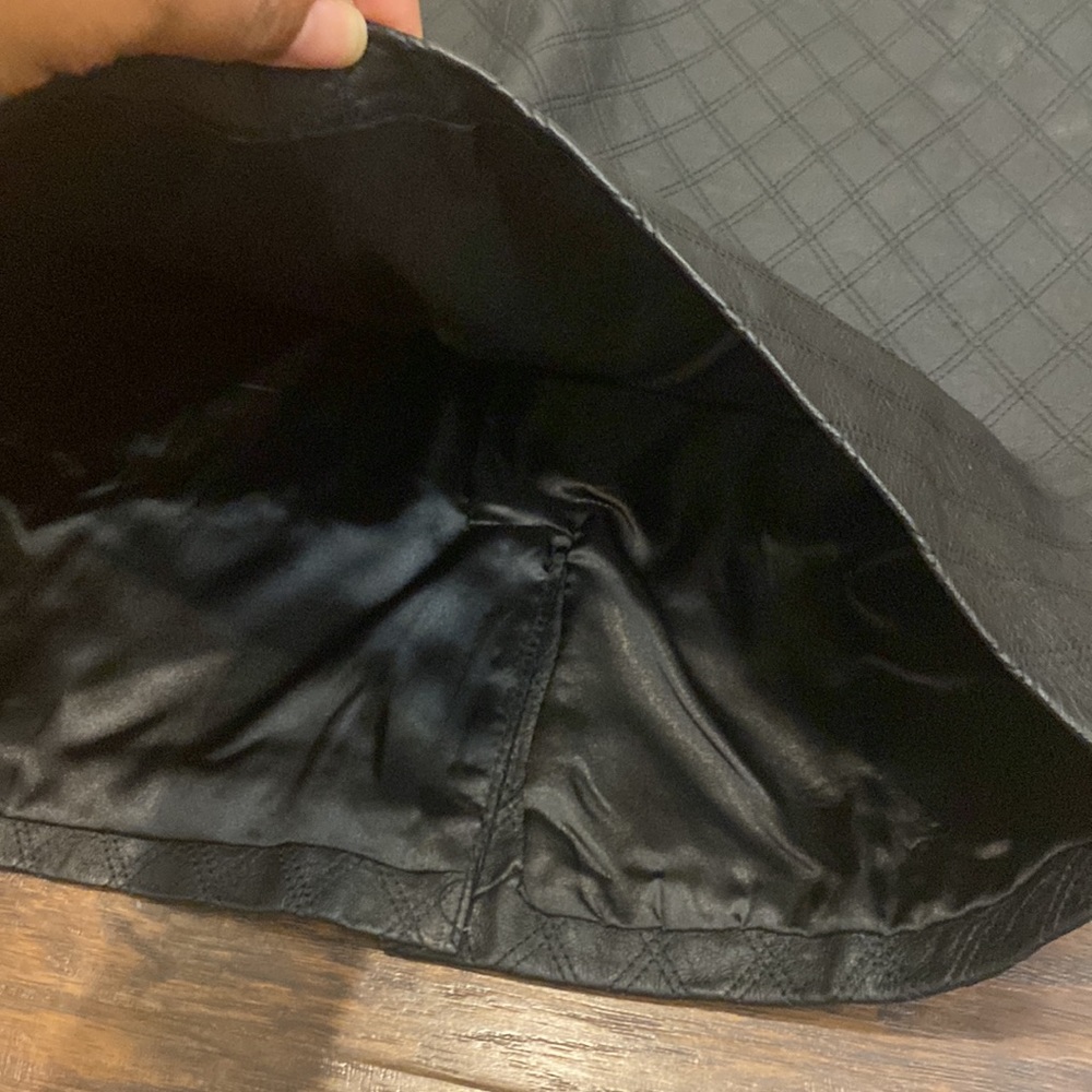 Chadwick’s grunge quilted black leather skirt Size 4P - Picture 3 of 12